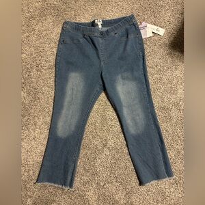 Women's Crop Jeans NWT Size 1X but fit like a large
